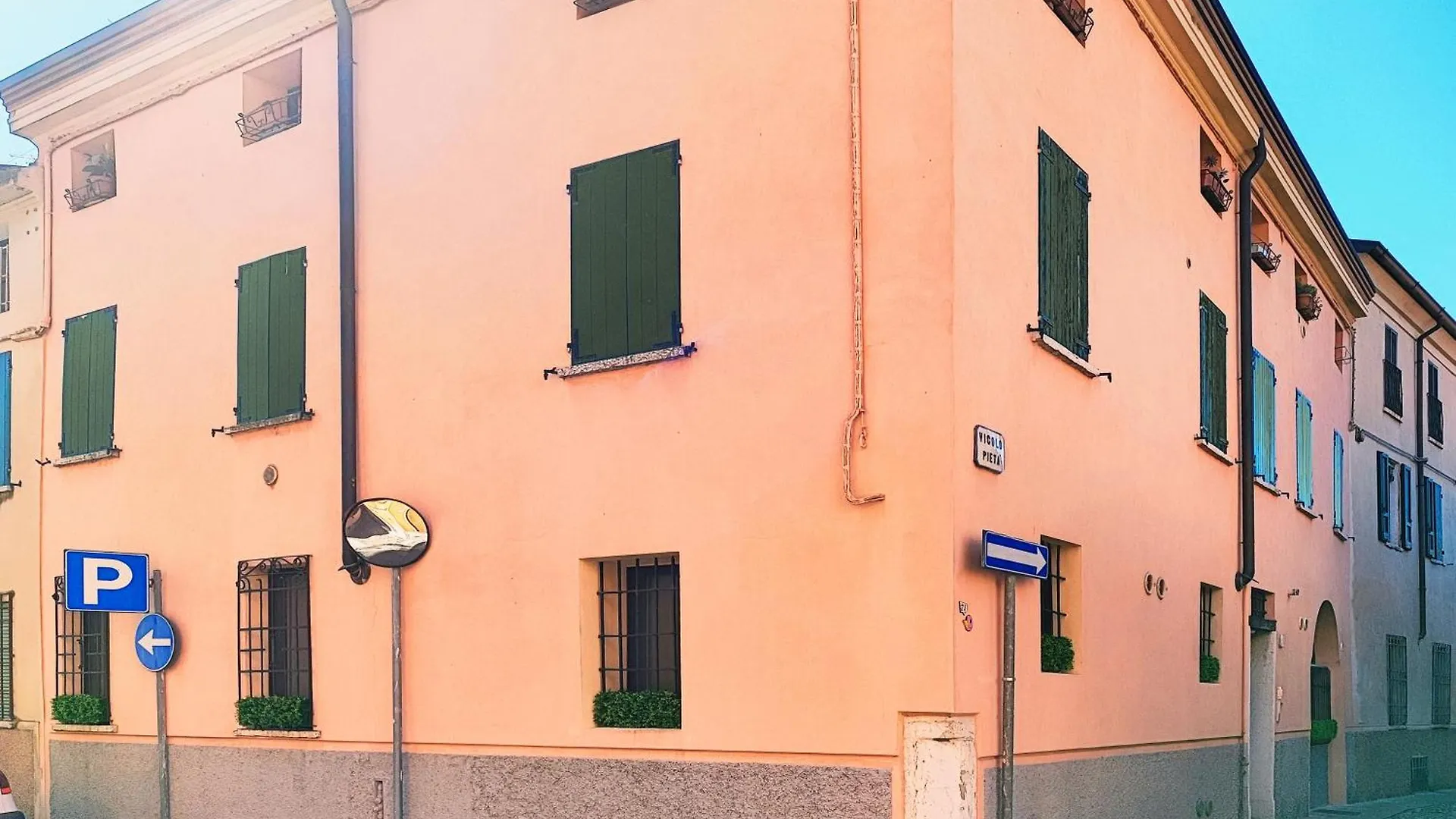 Casa Fischer 2 Mantoue 0*,  Italie